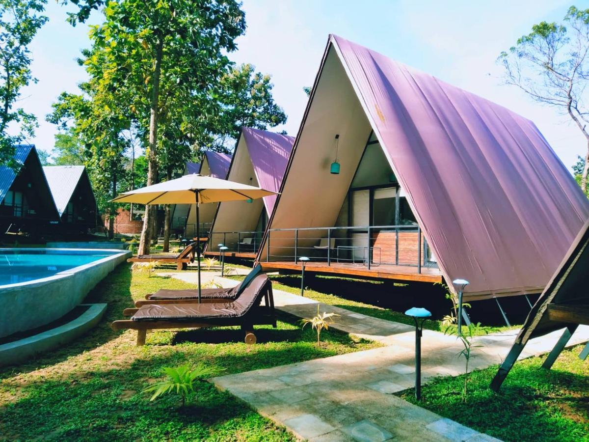Kottawatta River Bank Resort Udawalawe Exterior photo