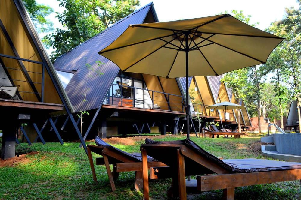 Kottawatta River Bank Resort Udawalawe Exterior photo