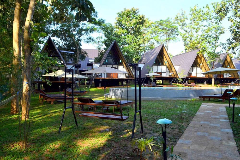 Kottawatta River Bank Resort Udawalawe Exterior photo