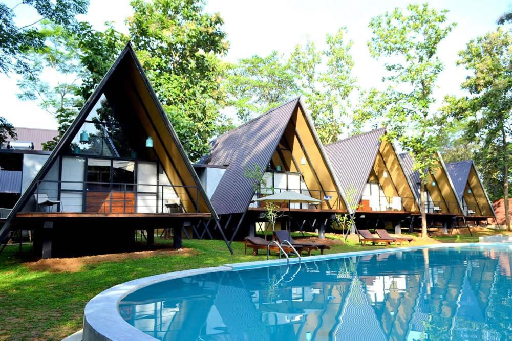 Kottawatta River Bank Resort Udawalawe Exterior photo