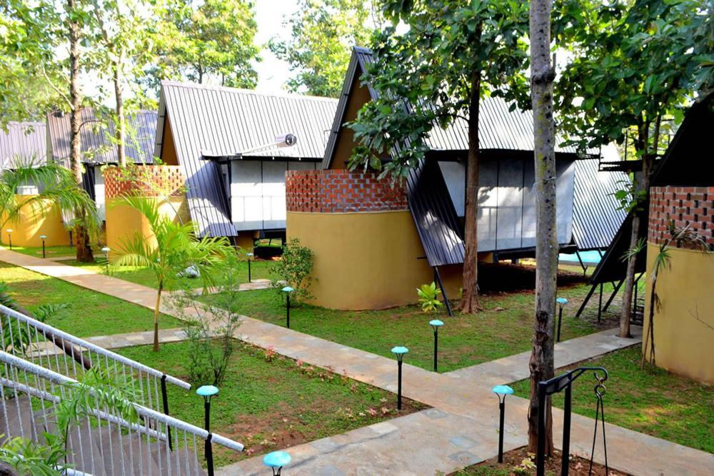Kottawatta River Bank Resort Udawalawe Exterior photo