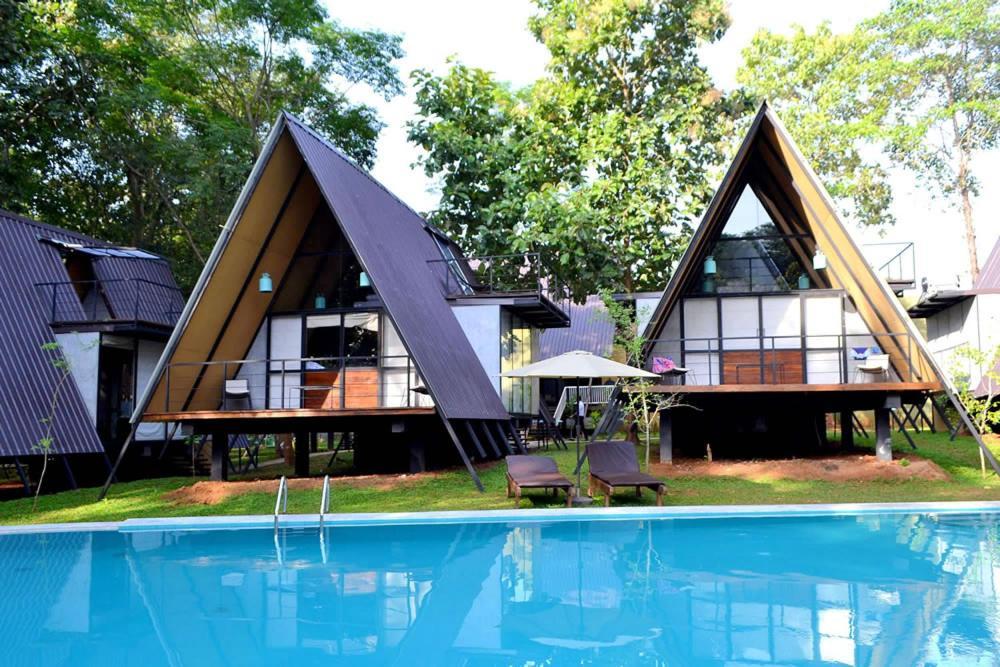 Kottawatta River Bank Resort Udawalawe Exterior photo