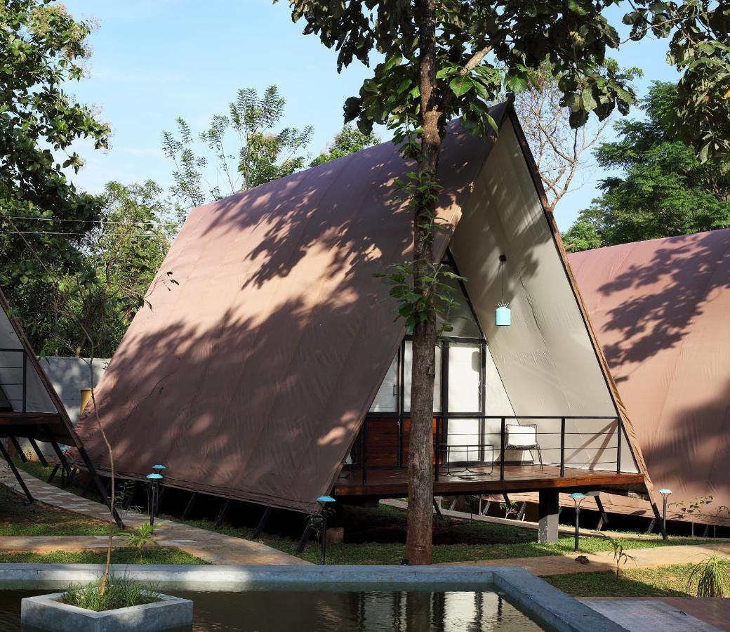 Kottawatta River Bank Resort Udawalawe Exterior photo